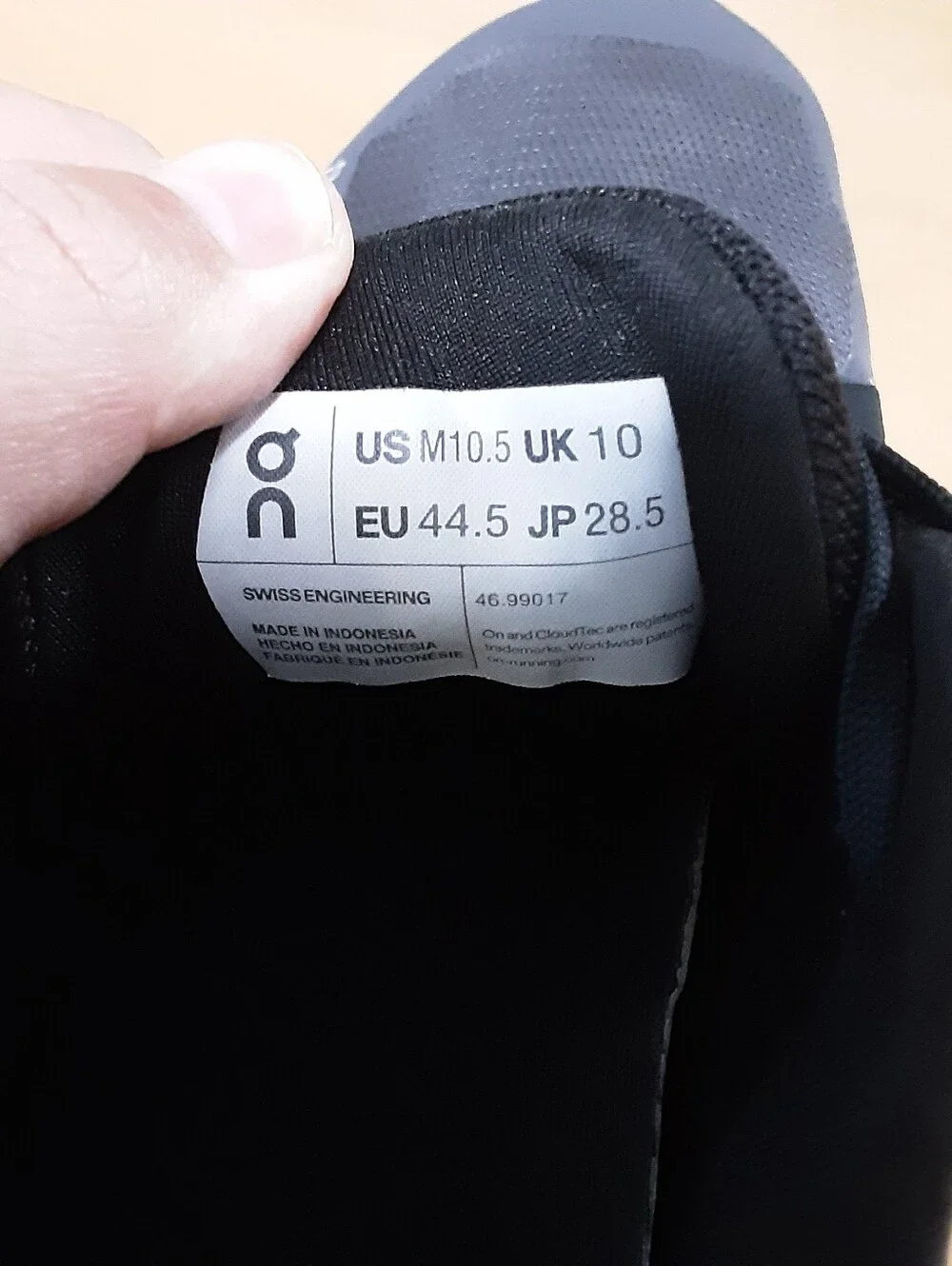 ON Cloudrunner Running Shoes 10.5